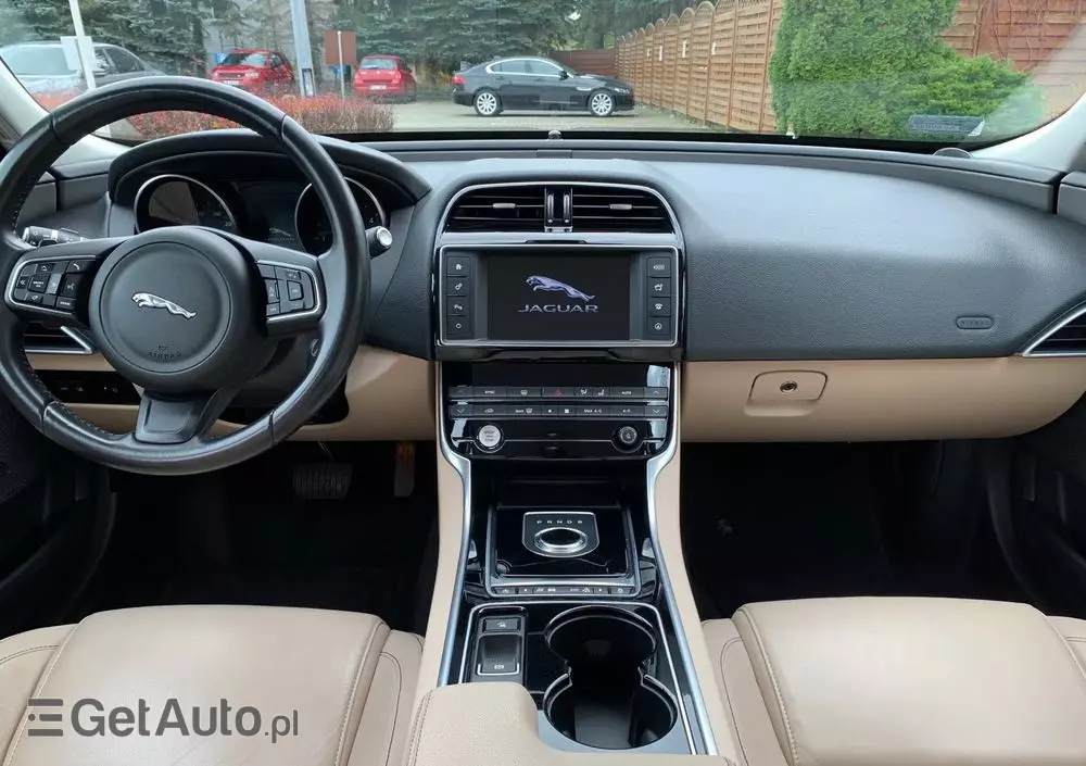 JAGUAR XE 2.0 D Prestige