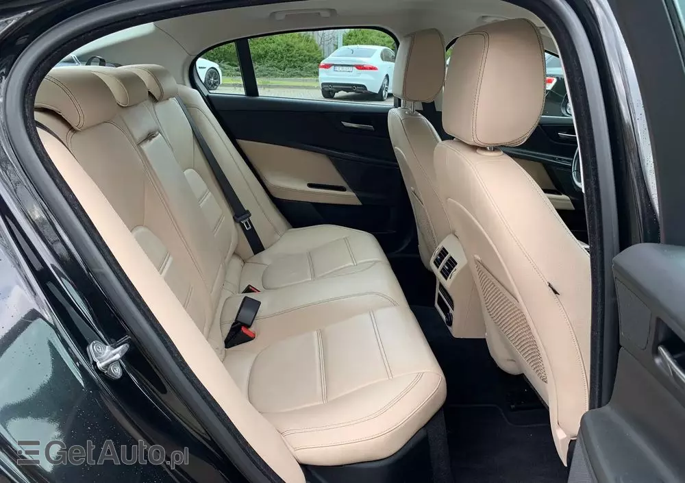 JAGUAR XE 2.0 D Prestige