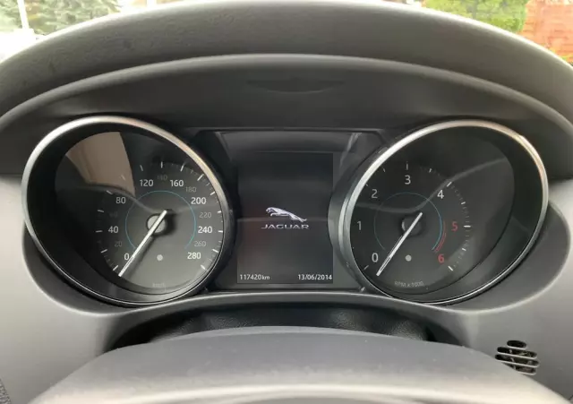 JAGUAR XE 2.0 D Prestige