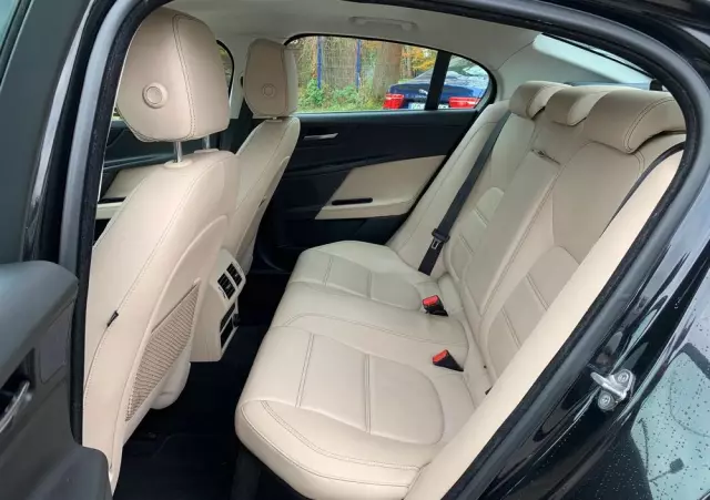 JAGUAR XE 2.0 D Prestige