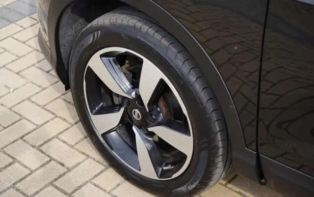 NISSAN Qashqai 1.6 DIG-T 360