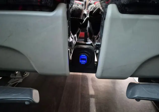 TEMSA HD 13 / SPROWADZONA / 59 MIEJSC / WINDA / WC / AUTOMAT 