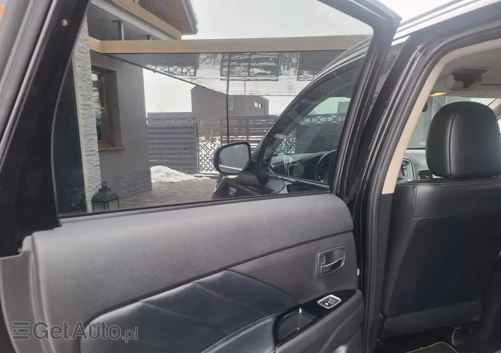 MITSUBISHI Outlander 2.0 4WD