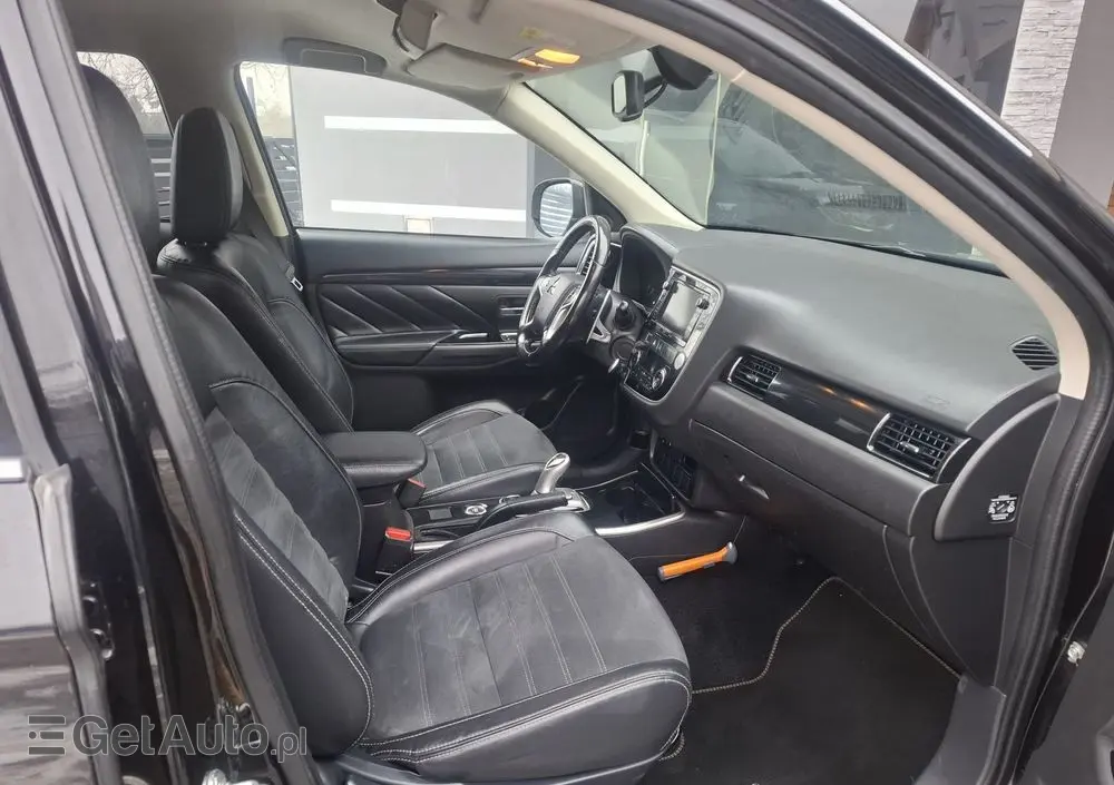 MITSUBISHI Outlander 2.0 4WD