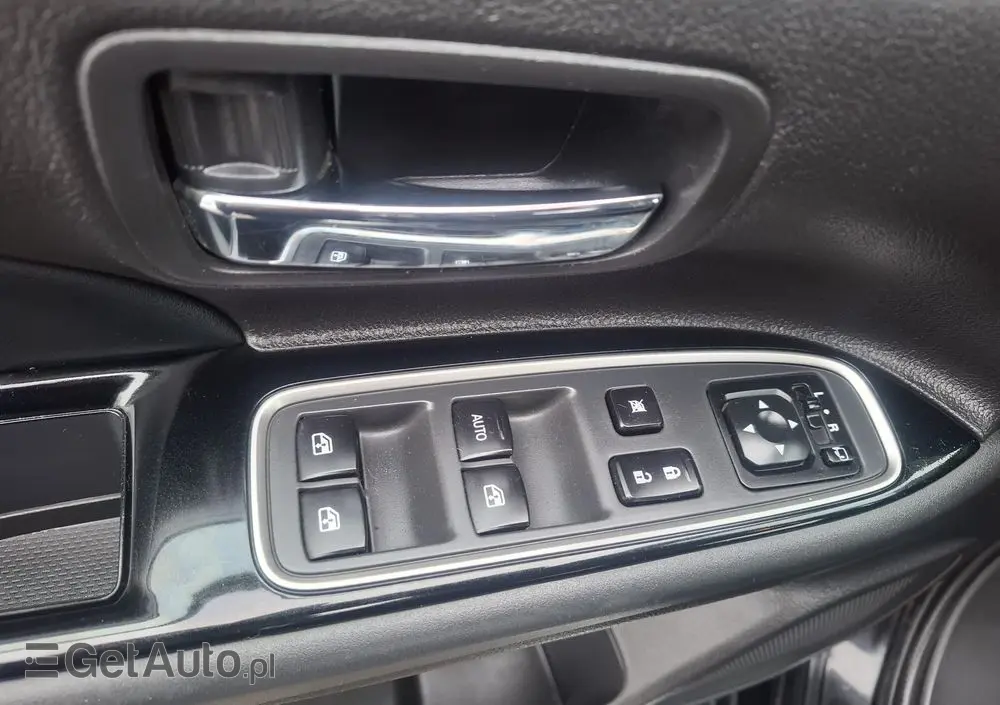 MITSUBISHI Outlander 2.0 4WD