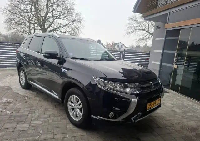 MITSUBISHI Outlander 2.0 4WD