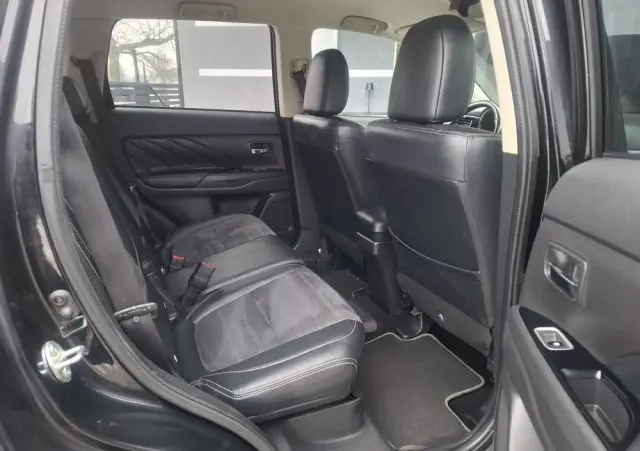 MITSUBISHI Outlander 2.0 4WD