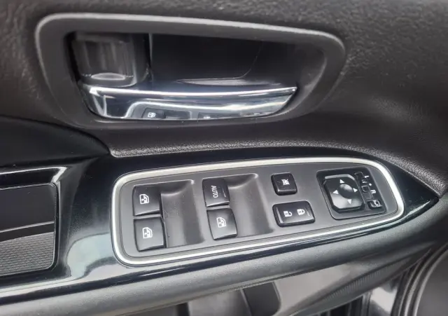 MITSUBISHI Outlander 2.0 4WD