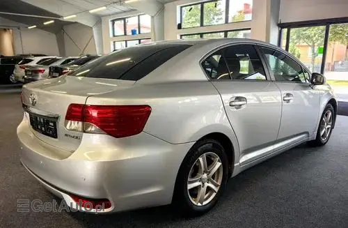 TOYOTA Avensis 