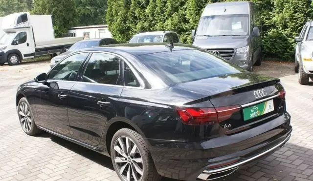 AUDI A4 