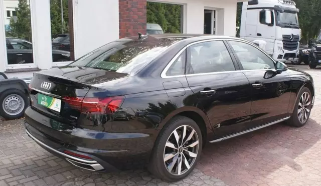 AUDI A4 