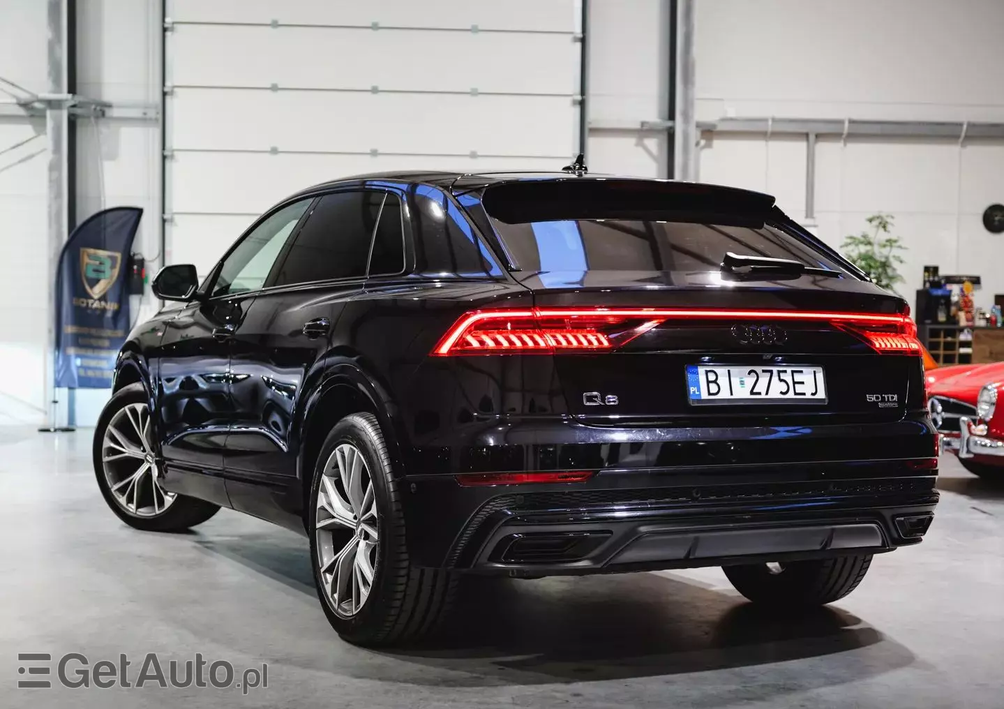 AUDI Q8 