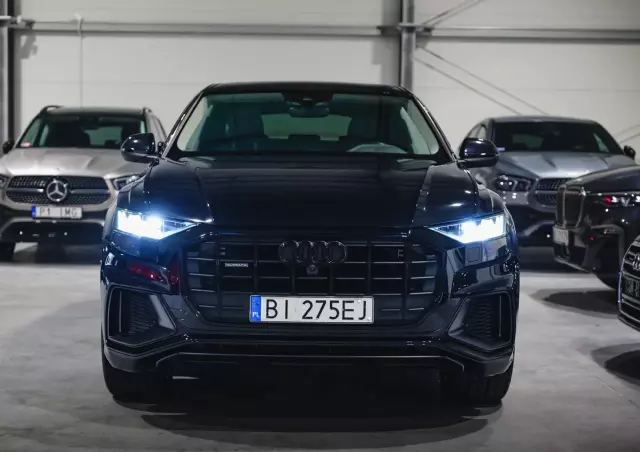 AUDI Q8 