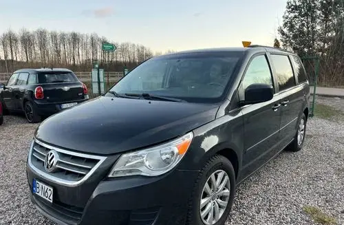 VOLKSWAGEN Routan 