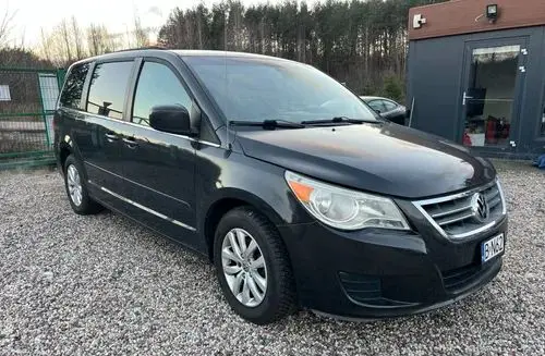 VOLKSWAGEN Routan 