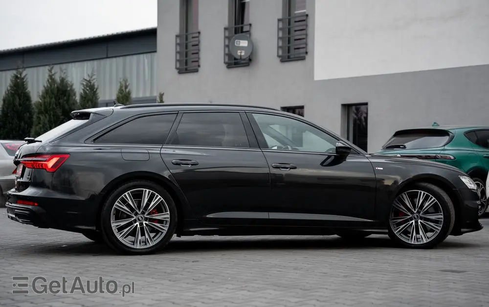 AUDI A6 Avant 55 TFSI e quattro S tronic sport