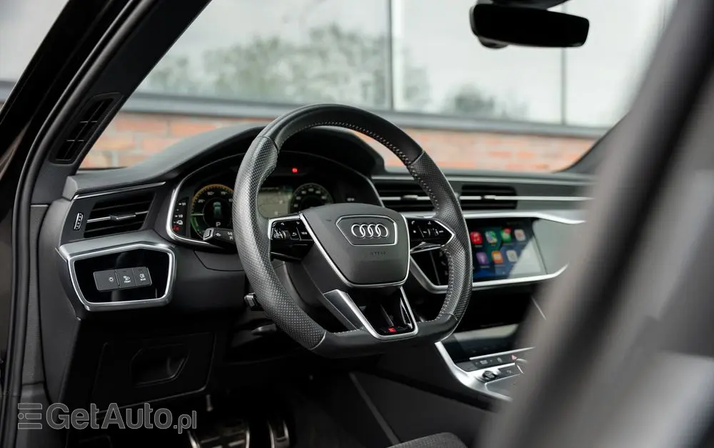AUDI A6 Avant 55 TFSI e quattro S tronic sport