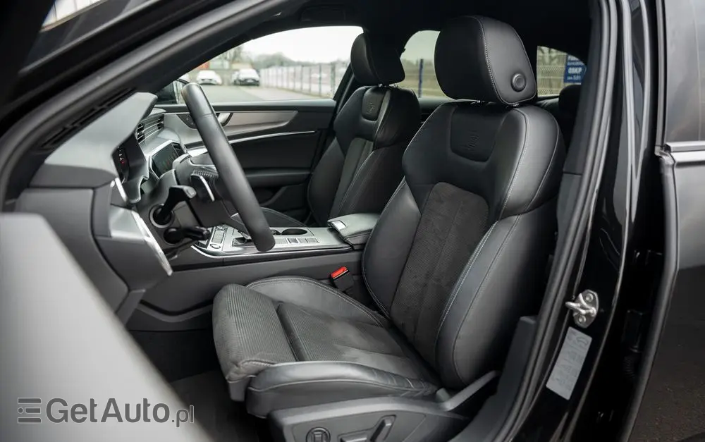 AUDI A6 Avant 55 TFSI e quattro S tronic sport