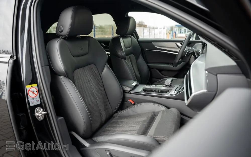 AUDI A6 Avant 55 TFSI e quattro S tronic sport