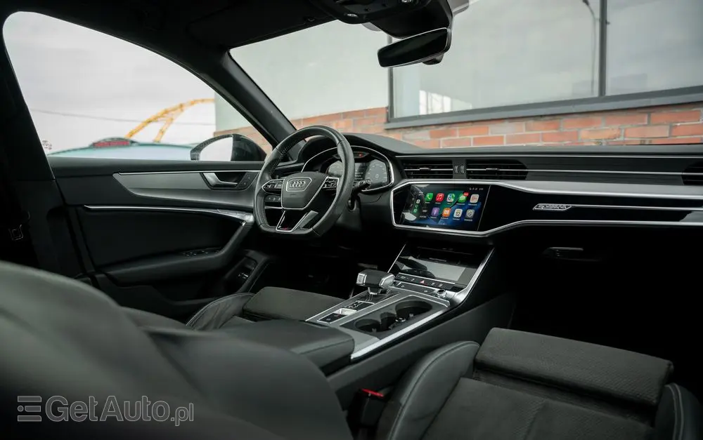 AUDI A6 Avant 55 TFSI e quattro S tronic sport