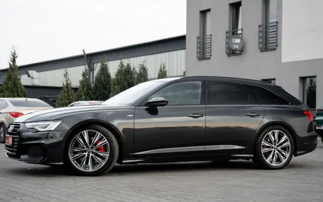 AUDI A6 Avant 55 TFSI e quattro S tronic sport