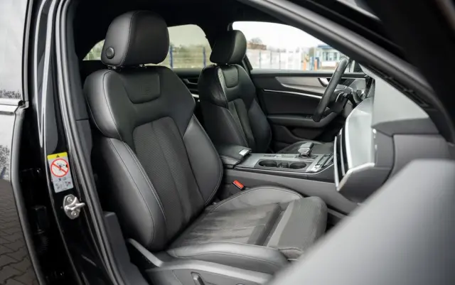 AUDI A6 Avant 55 TFSI e quattro S tronic sport