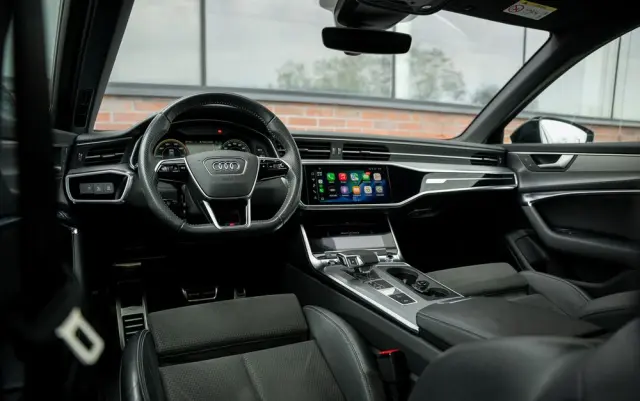 AUDI A6 Avant 55 TFSI e quattro S tronic sport