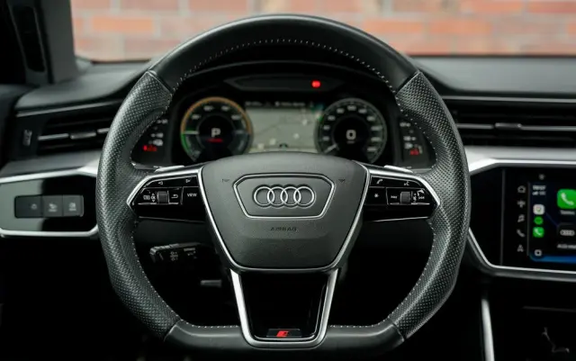 AUDI A6 Avant 55 TFSI e quattro S tronic sport