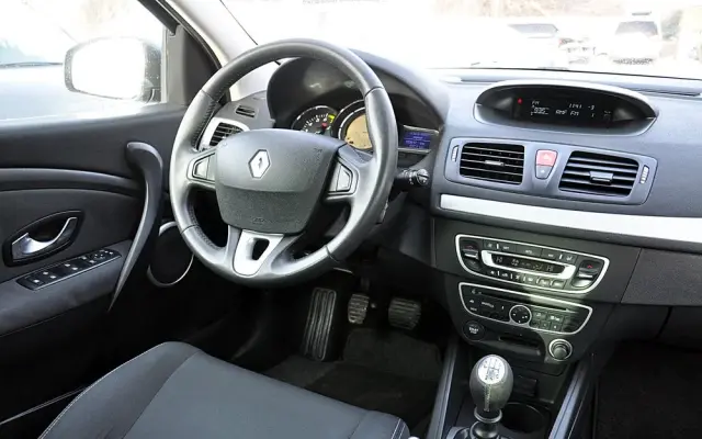 RENAULT Megane TCe 130 Dynamique