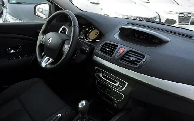 RENAULT Megane TCe 130 Dynamique