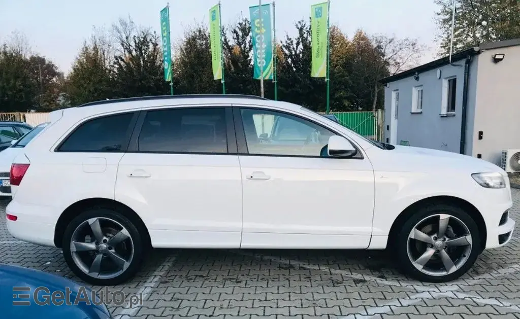 AUDI Q7 