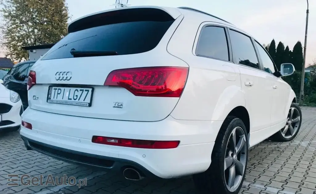 AUDI Q7 