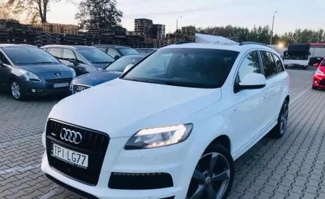 AUDI Q7 