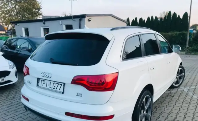 AUDI Q7 