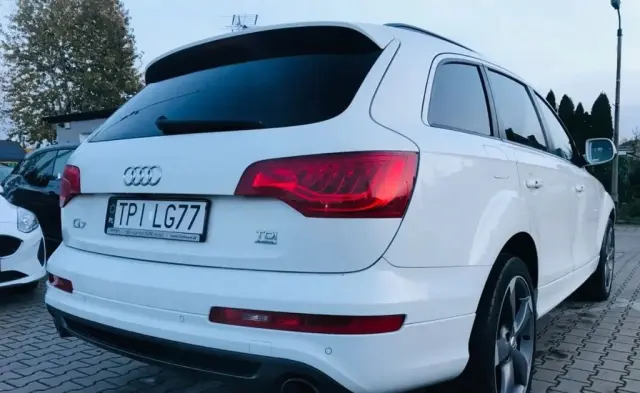 AUDI Q7 