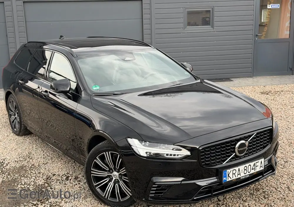 VOLVO V90 