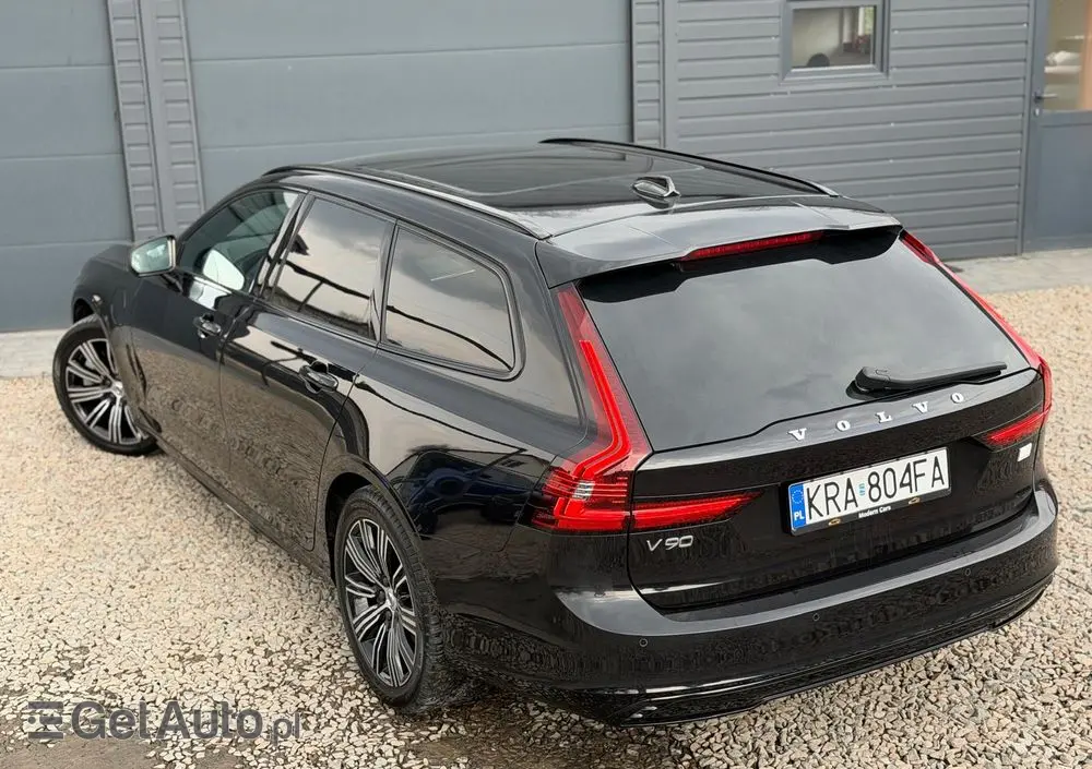 VOLVO V90 