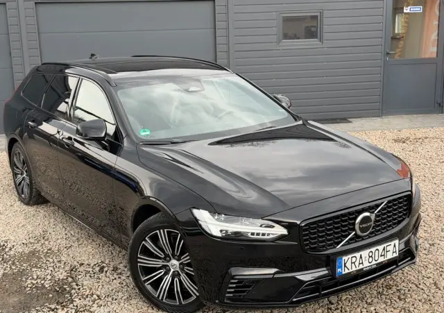 VOLVO V90 