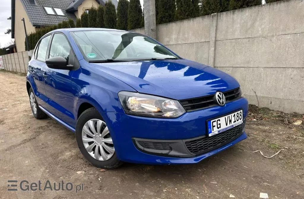 VOLKSWAGEN Polo 