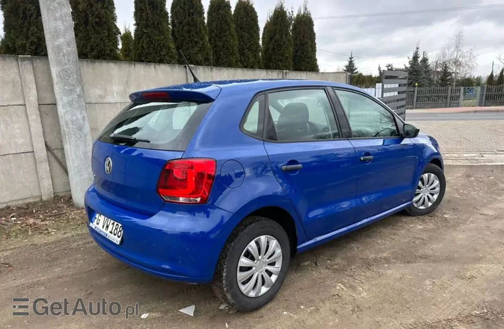 VOLKSWAGEN Polo 