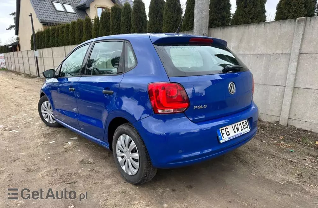 VOLKSWAGEN Polo 