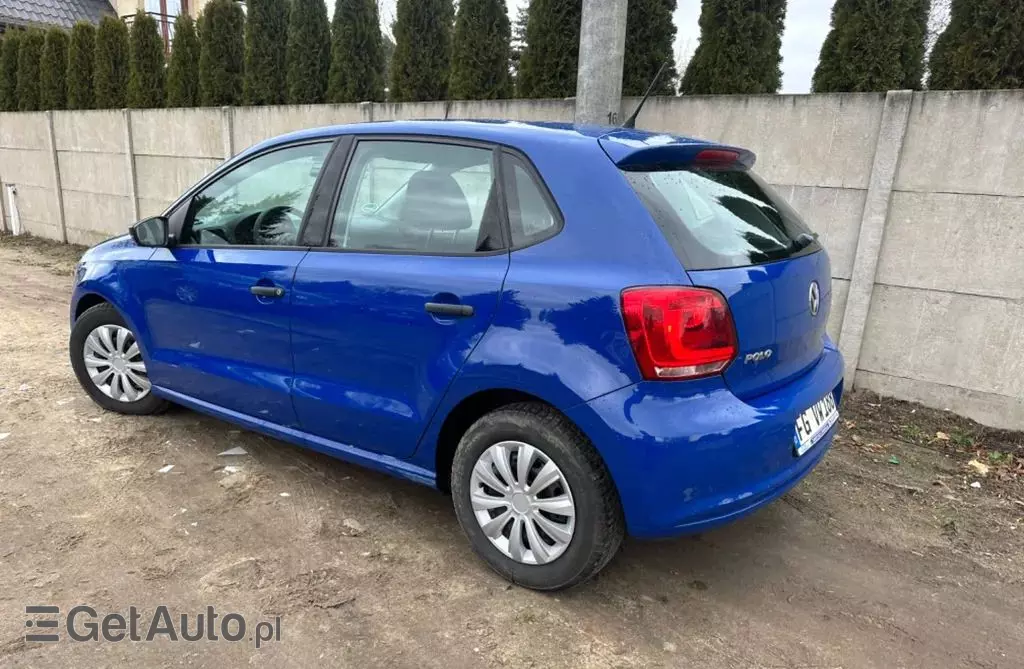 VOLKSWAGEN Polo 