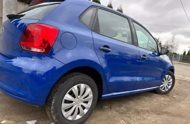 VOLKSWAGEN Polo 