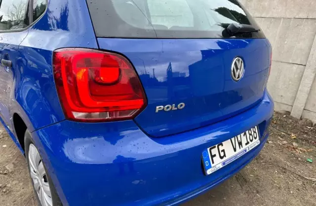VOLKSWAGEN Polo 