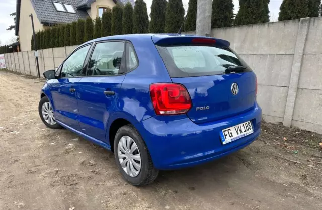 VOLKSWAGEN Polo 