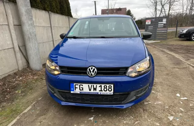 VOLKSWAGEN Polo 