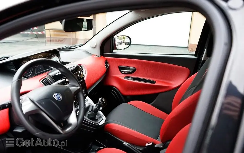 LANCIA Ypsilon Y 0.9 TwinAir Turbo 8V Gold