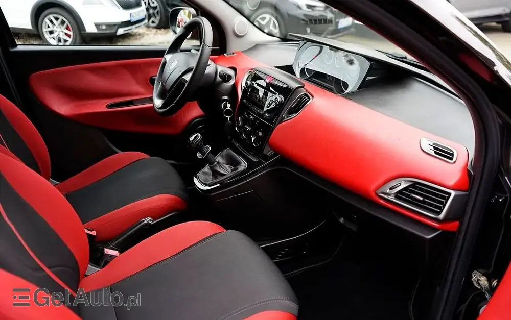 LANCIA Ypsilon Y 0.9 TwinAir Turbo 8V Gold