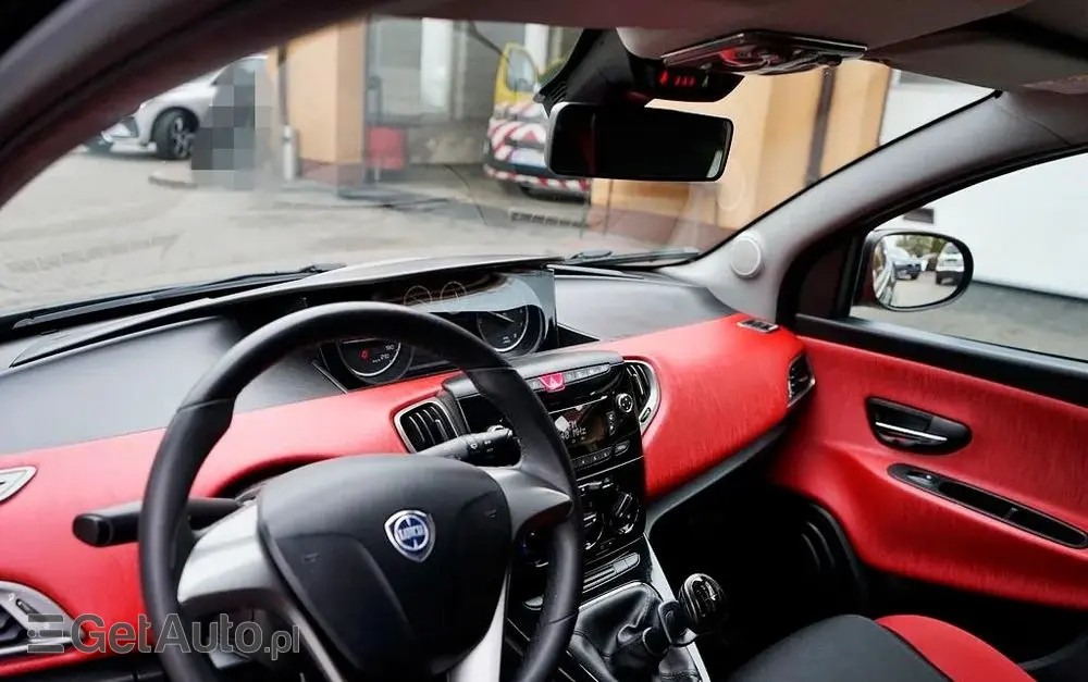 LANCIA Ypsilon Y 0.9 TwinAir Turbo 8V Gold