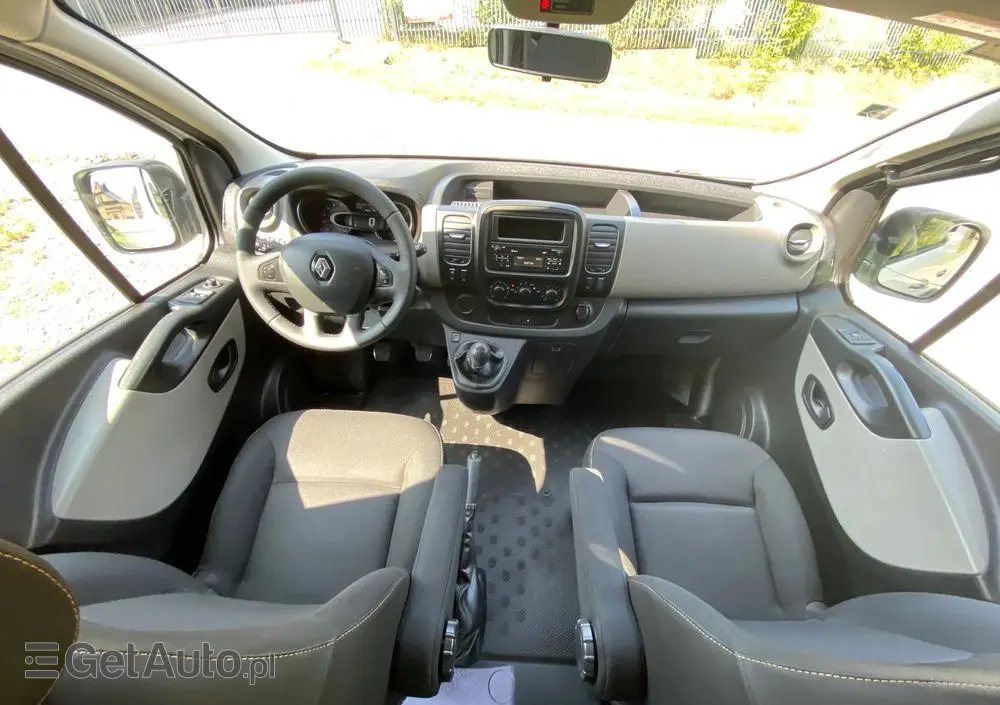 RENAULT Trafic 